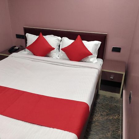 Oyo 16871 Anant Home Stay シロン エクステリア 写真
