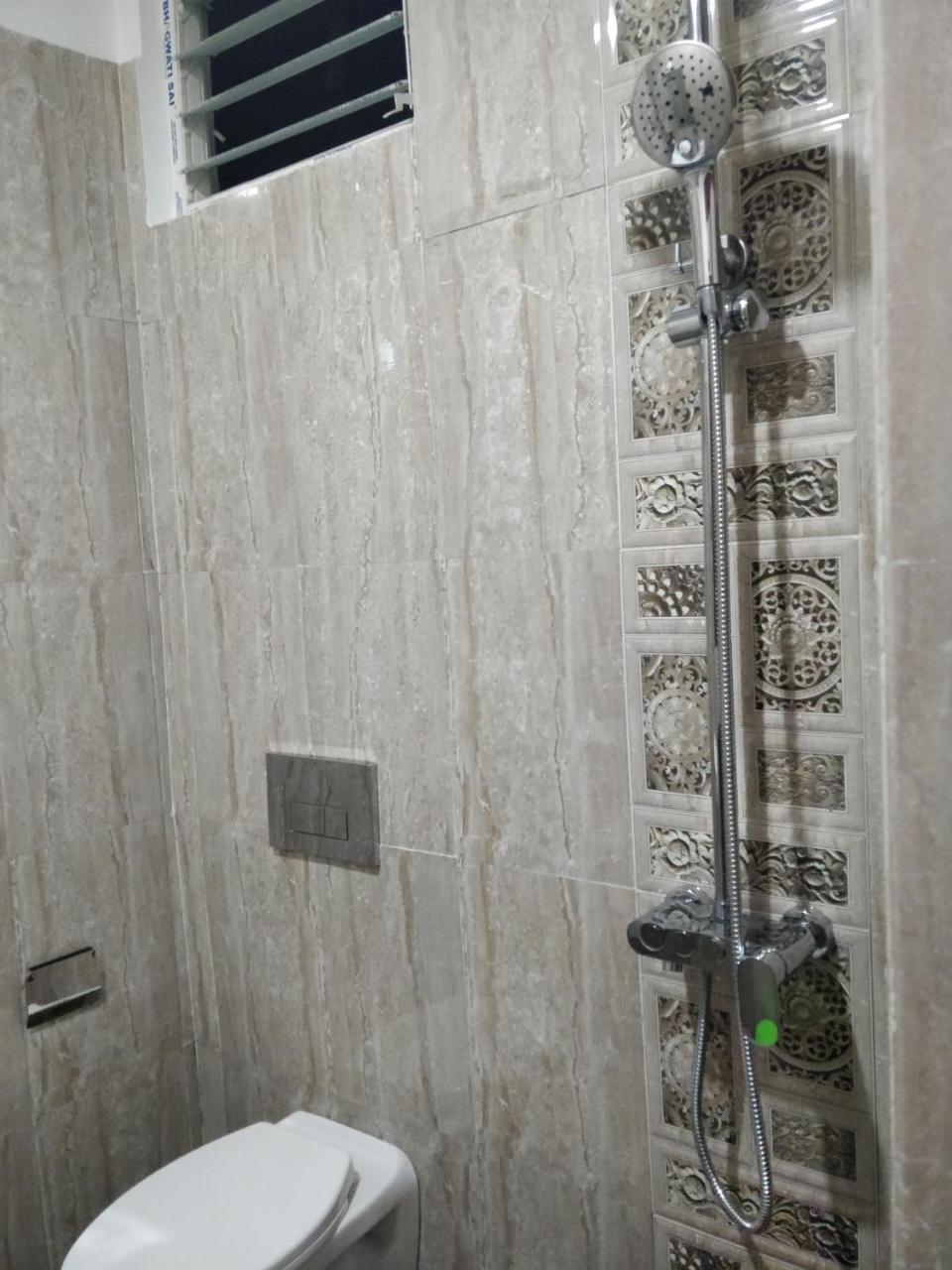 Oyo 16871 Anant Home Stay シロン エクステリア 写真