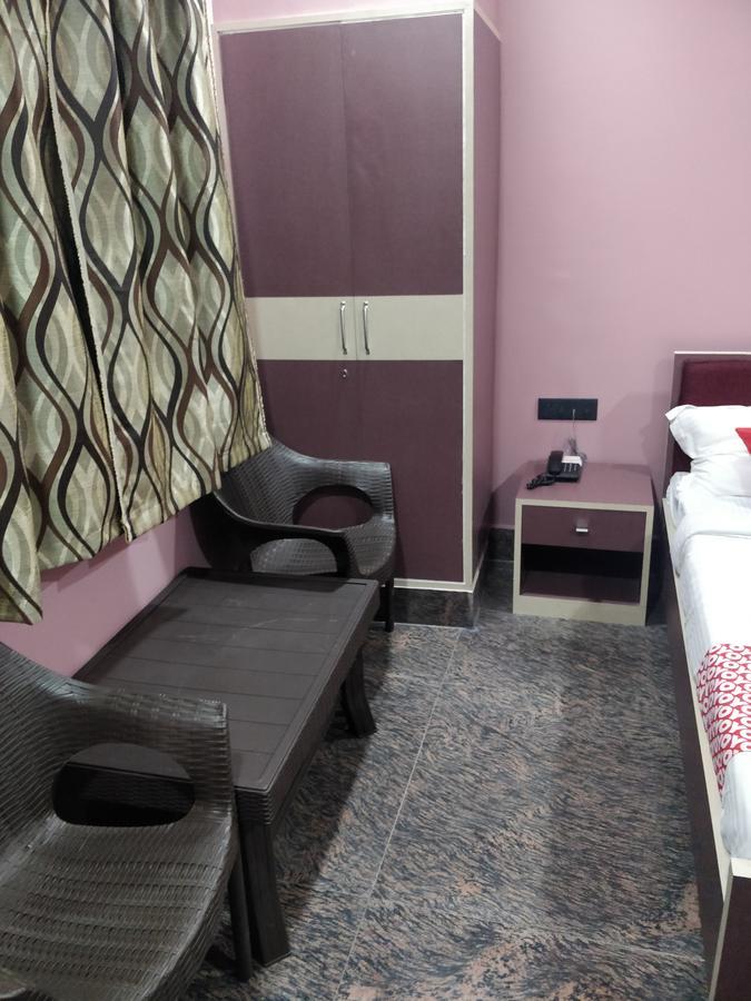 Oyo 16871 Anant Home Stay シロン エクステリア 写真