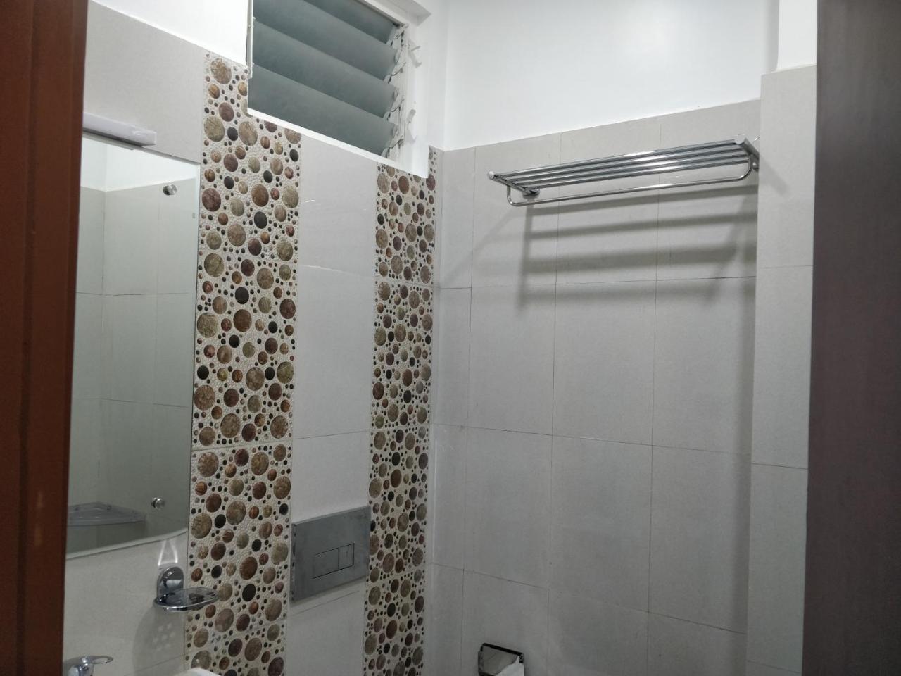Oyo 16871 Anant Home Stay シロン エクステリア 写真